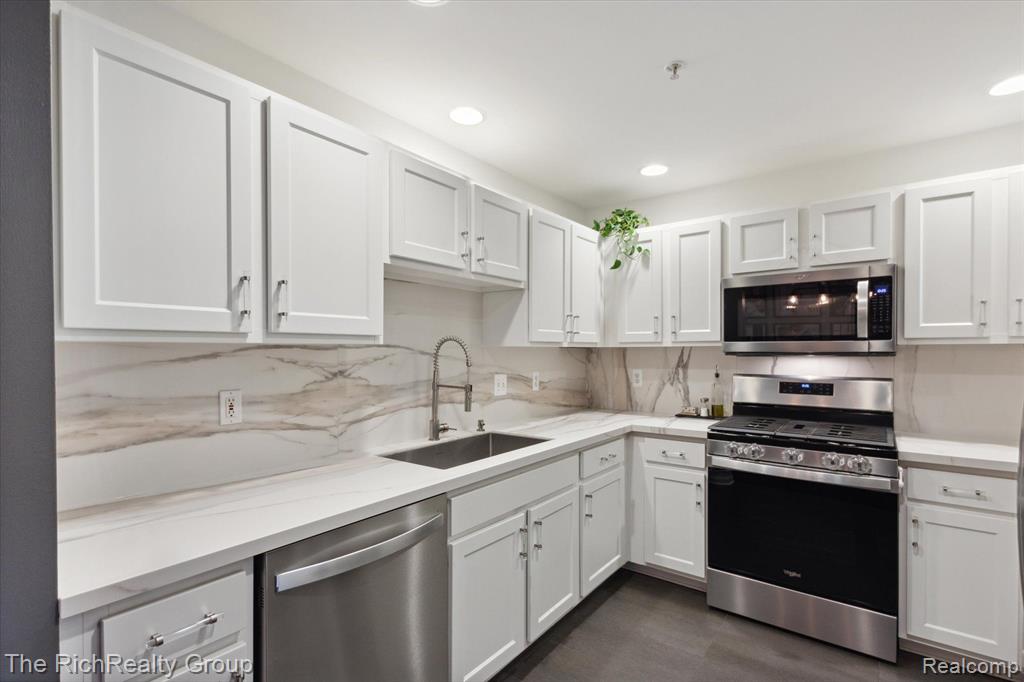 667 River Park Village Boulevard, Northville, MI 48167 — Photo 8