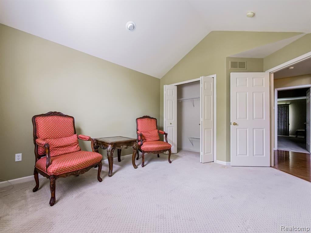 402 WOODHAVEN Drive, Commerce Twp, MI 48390 — Photo 11