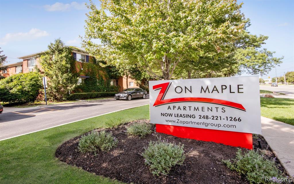 649 W Maple Road, Clawson, MI — Photo 18
