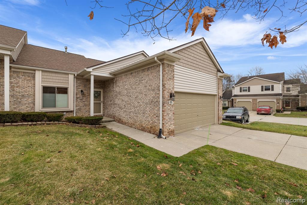 626 WOODSIDE Drive, 62, Milford, MI 48381 — Photo 3