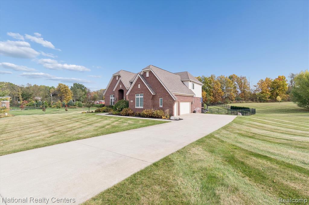 9888 Meadow View Court, Northville, MI 48167 — Photo 2