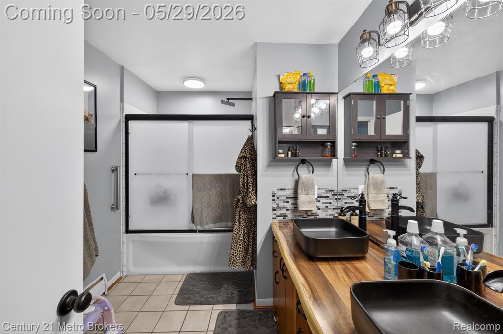 985 S Park Street, Highland, MI 48356 — Photo 21