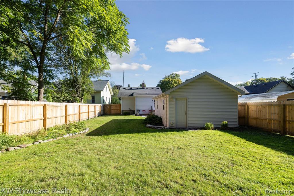 603 W Clinton Street, Howell, MI 48843 — Photo 24