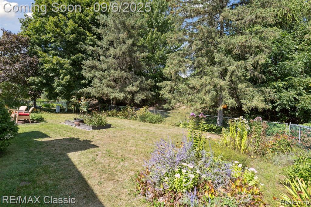 806 Abbey Lane, Milford, MI 48381 — Photo 36