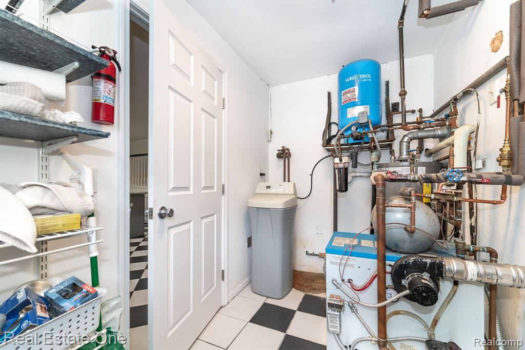 10194 Elmcrest Road, Whitmore Lake, MI 48189 — Photo 45