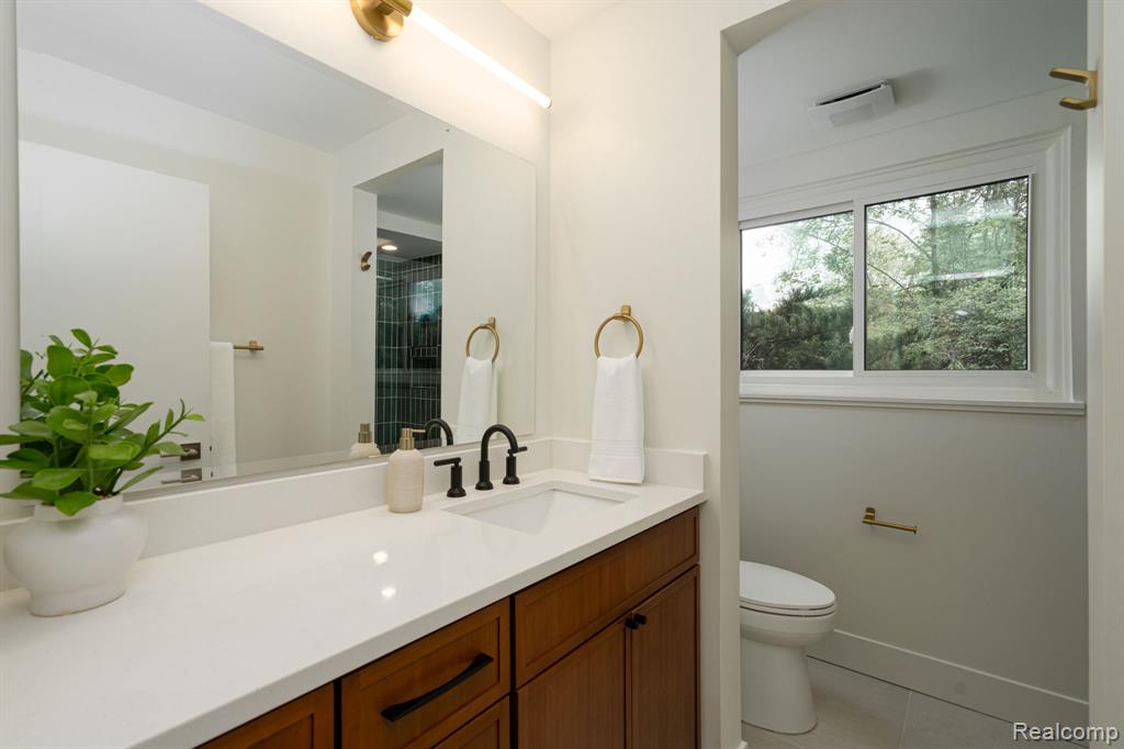 1907 Raymond Place, Bloomfield Hills, MI 48302 — Photo 17