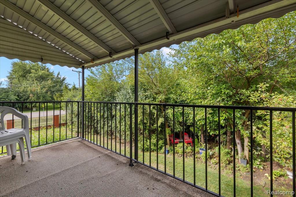 19710 W 13 Mile Road, 202, Beverly Hills, MI 48025 — Photo 18