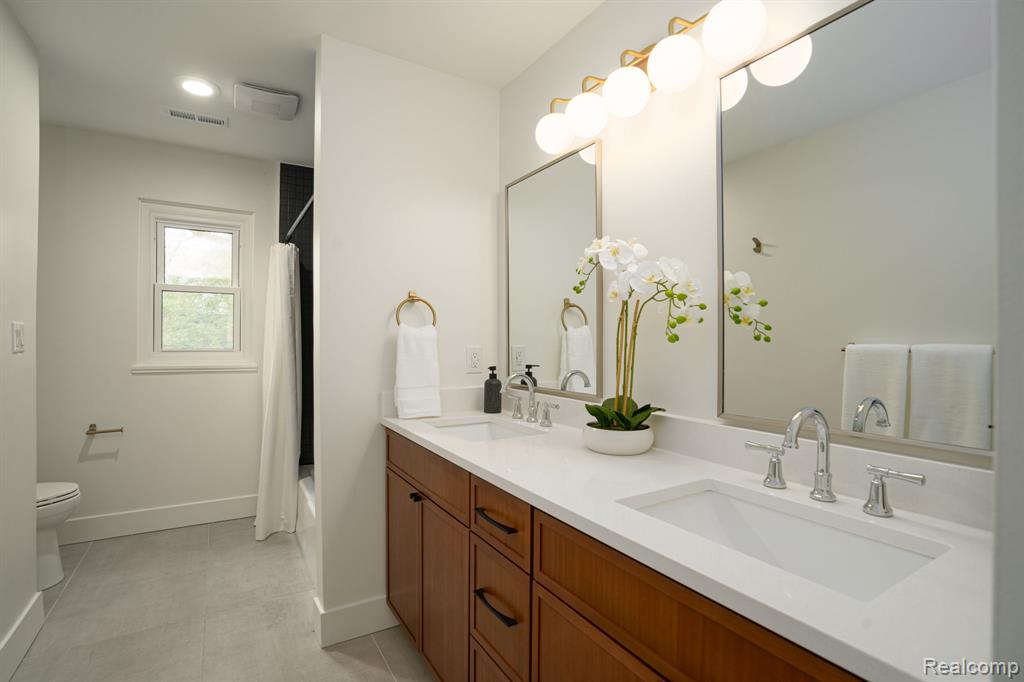 1907 Raymond Place, Bloomfield Hills, MI 48302 — Photo 34