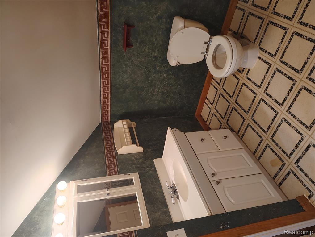 53540 W 12 Mile Road, Wixom, MI 48393 — Photo 15