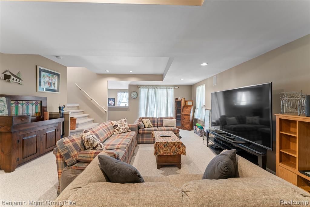 5380 Versailles Avenue, Brighton, MI 48116 — Photo 26