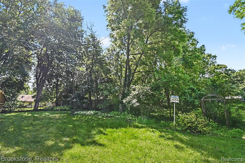 416 E Maple Street, Mason, MI 48854 — Photo 18