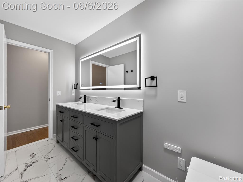 41599 Red Oak Drive, Sterling Heights, MI 48314 — Photo 25
