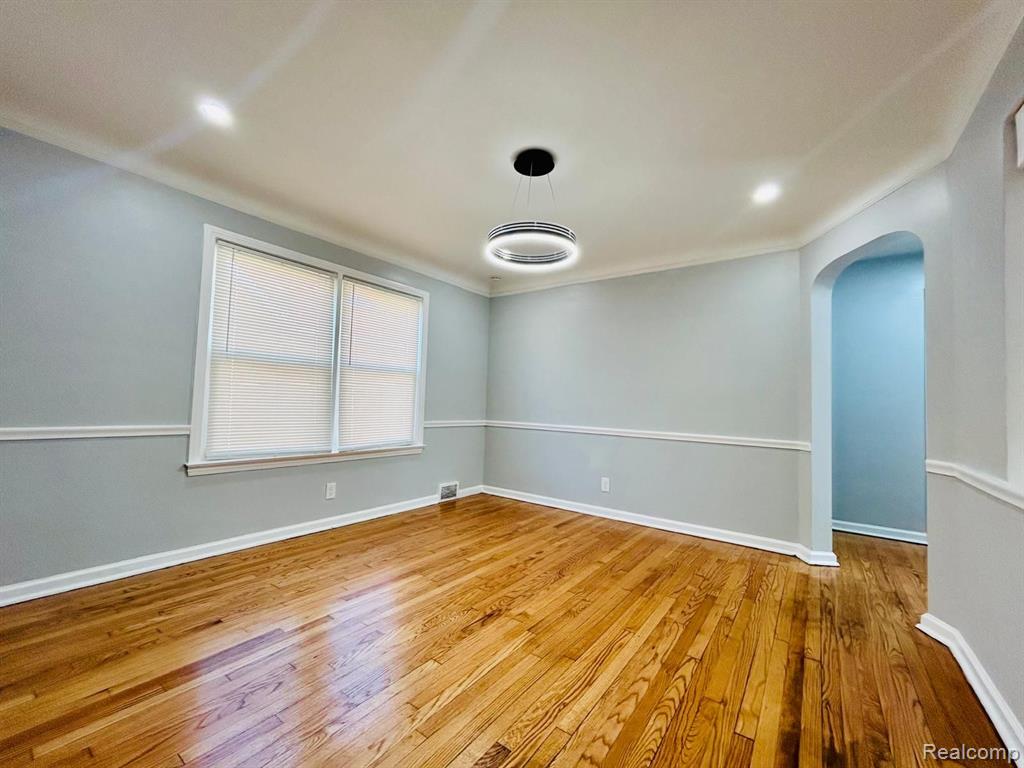 9571 E OUTER Drive, Detroit, MI 48213 — Photo 13