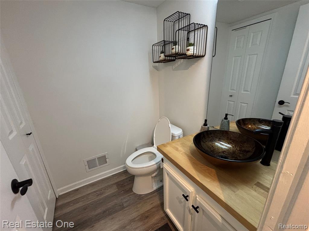 66 Meadow Wood Drive, Rochester Hills, MI 48307 — Photo 19