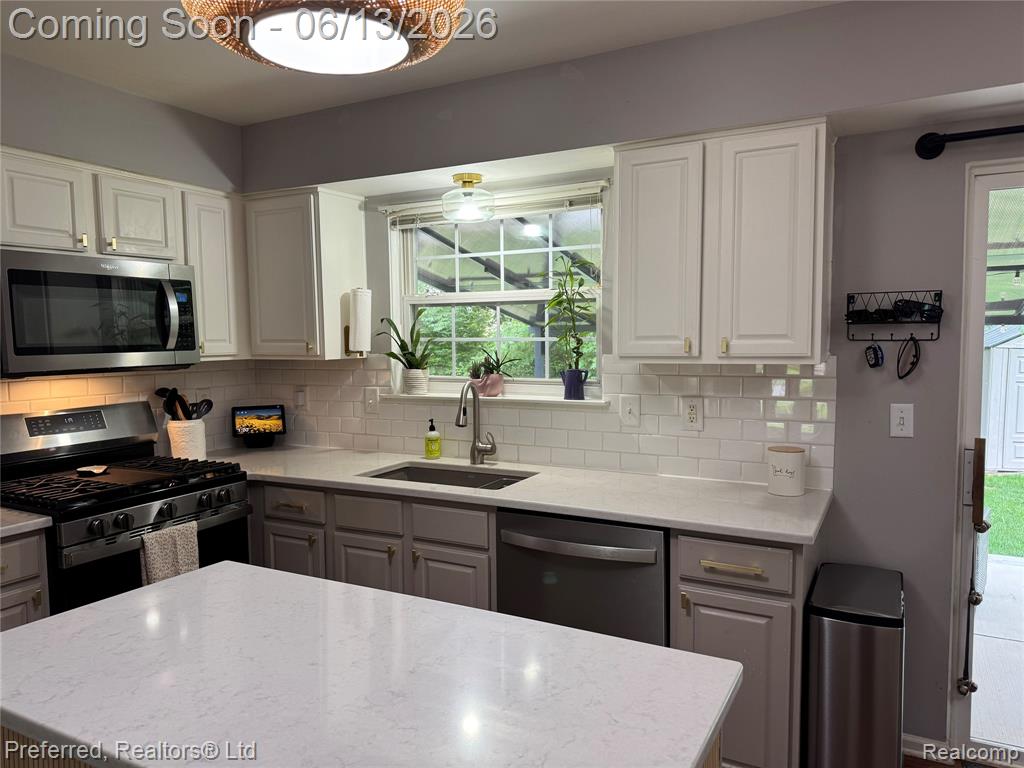 6536 Greenbriar Drive, Van Buren, MI 48111 — Photo 12