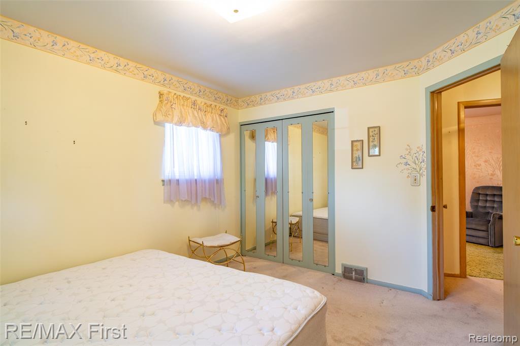 8860 Kidley Drive, Sterling Heights, MI 48314 — Photo 21