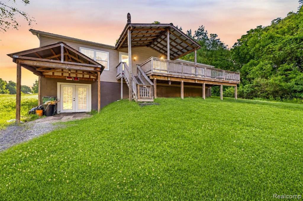 2190 Seymour Lake Road, Ortonville, MI 48462