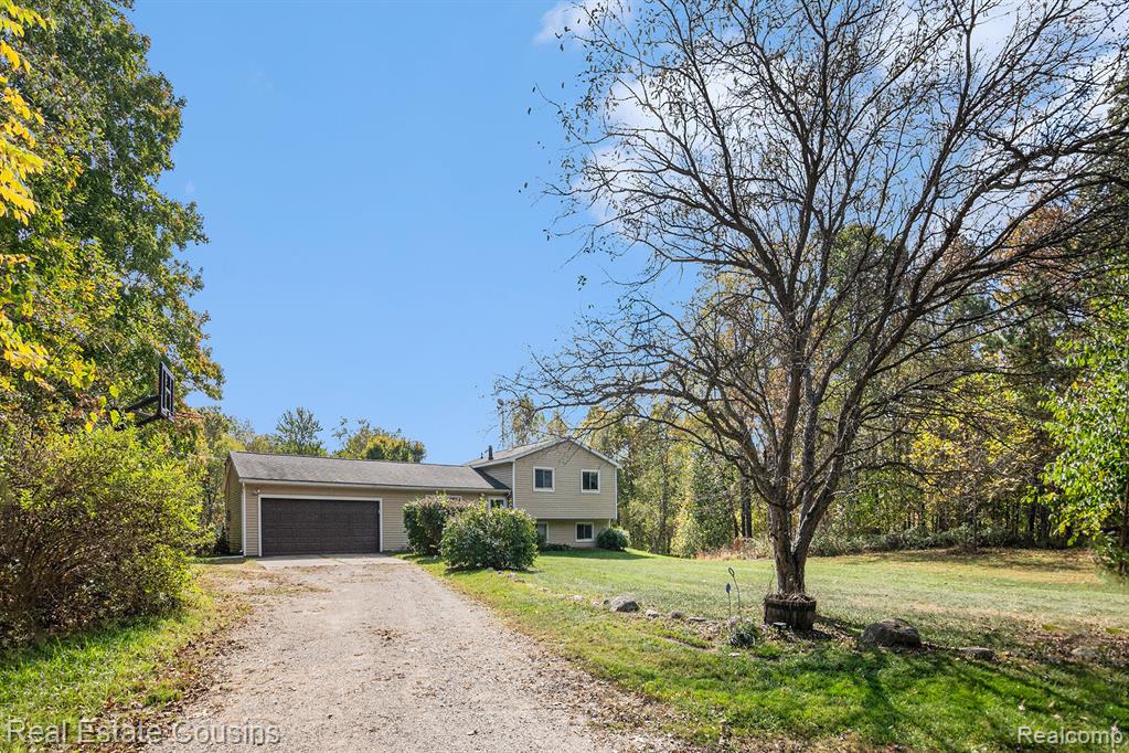 8351 Lange Road, Fowlerville, MI 48836 — Photo 4