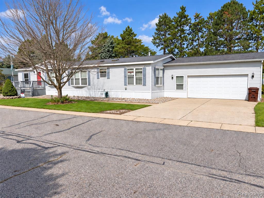 462 Ash Ridge, Mason, MI 48854