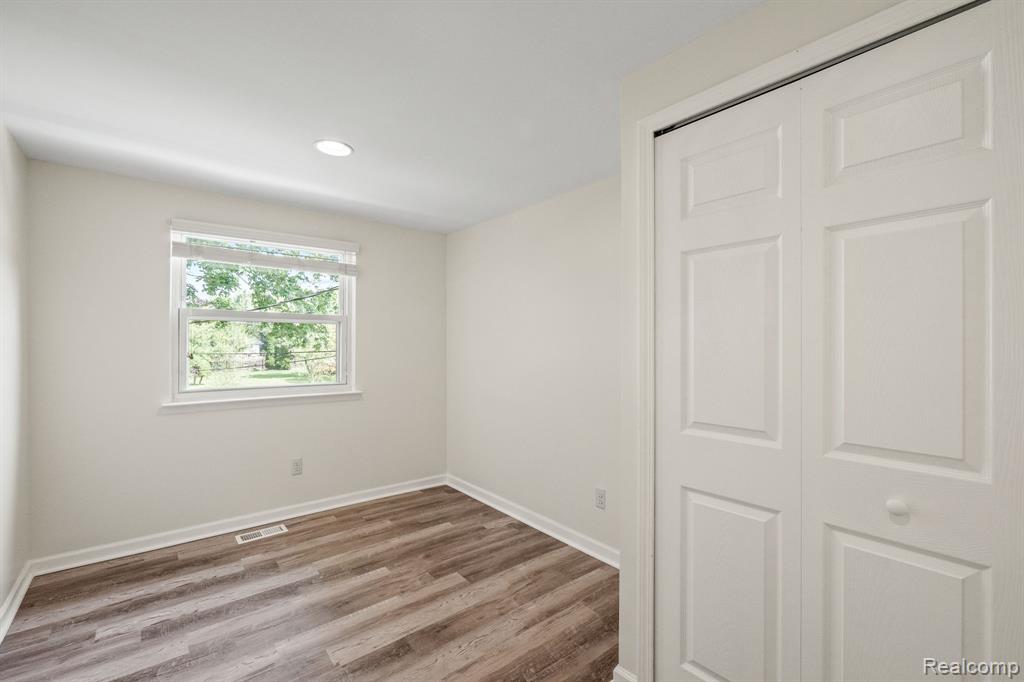 749 Mariday Street, Lake Orion, MI 48362 — Photo 17