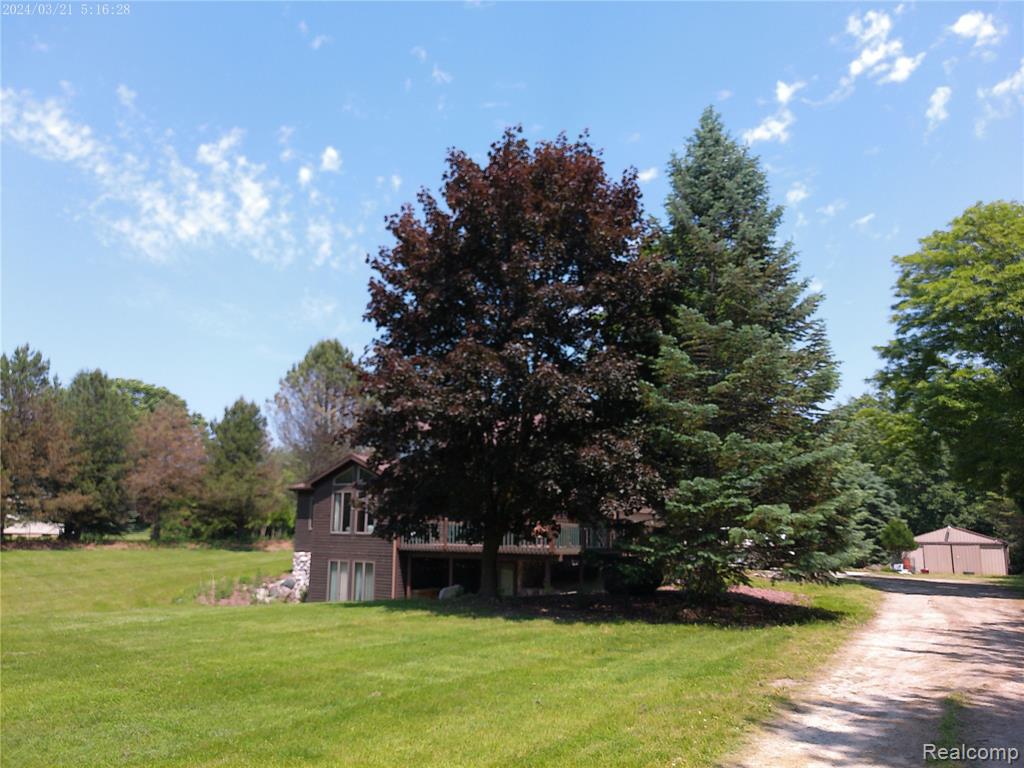 6140 McGuire Road, Fenton, MI 48430 — Photo 2