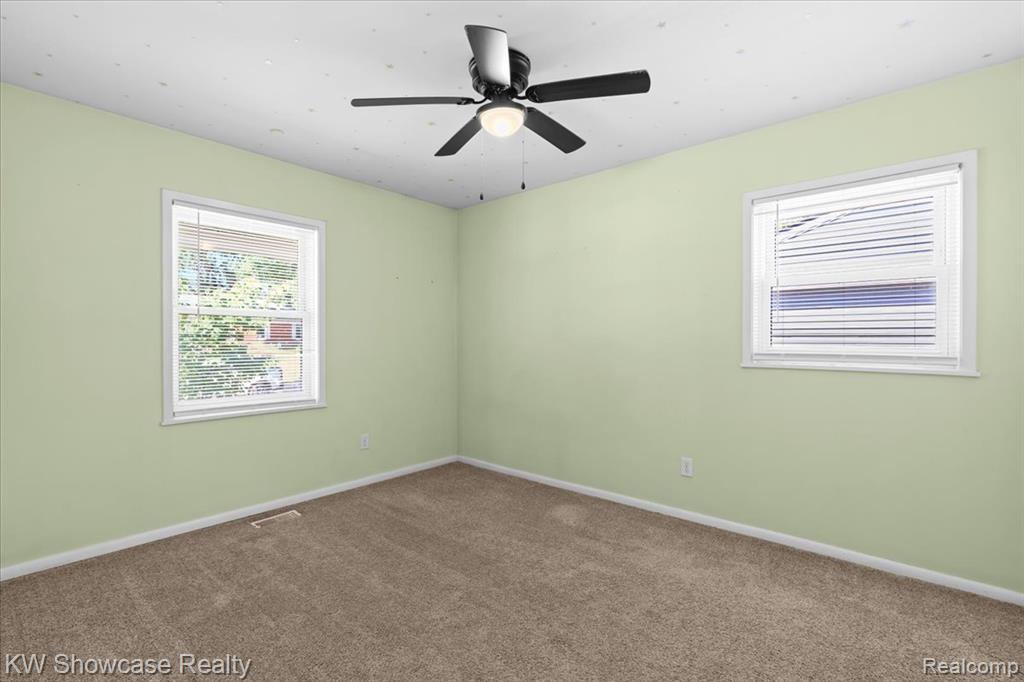 2370 Roselawn Street, Wolverine Lake, MI 48390 — Photo 11