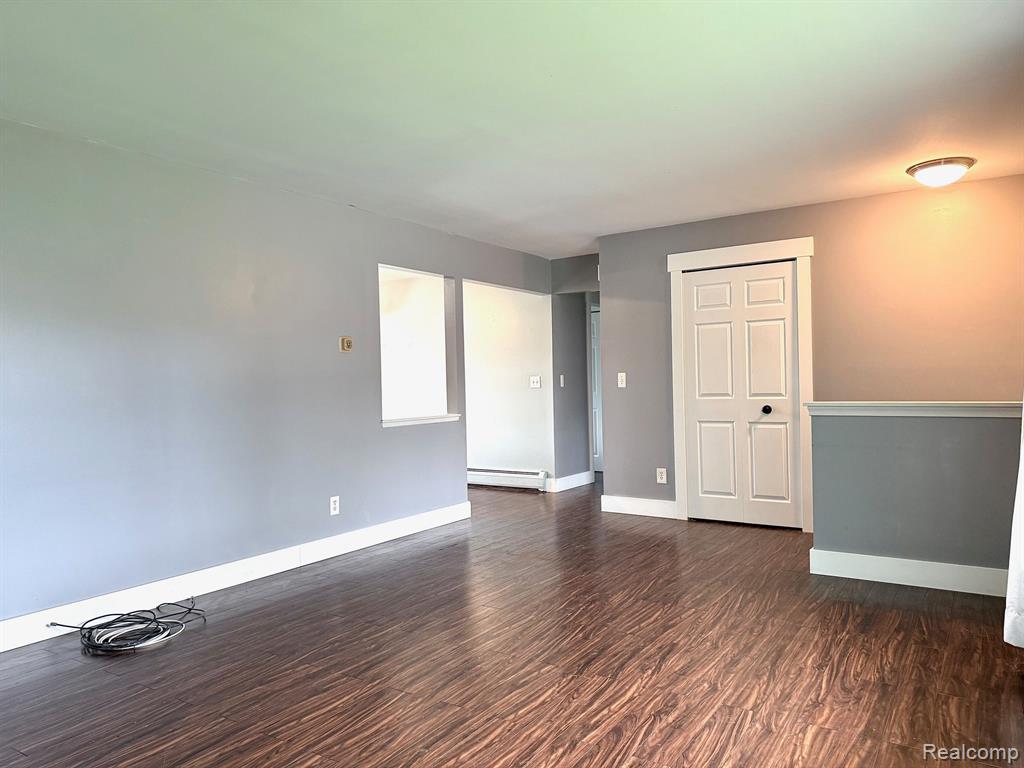 8100 RUSSELL Street, Shelby Twp, MI 48317 — Photo 5
