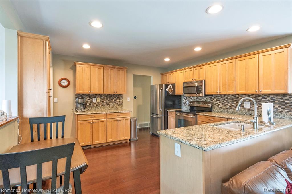 9183 Redbud Avenue, Plymouth, MI 48170 — Photo 14
