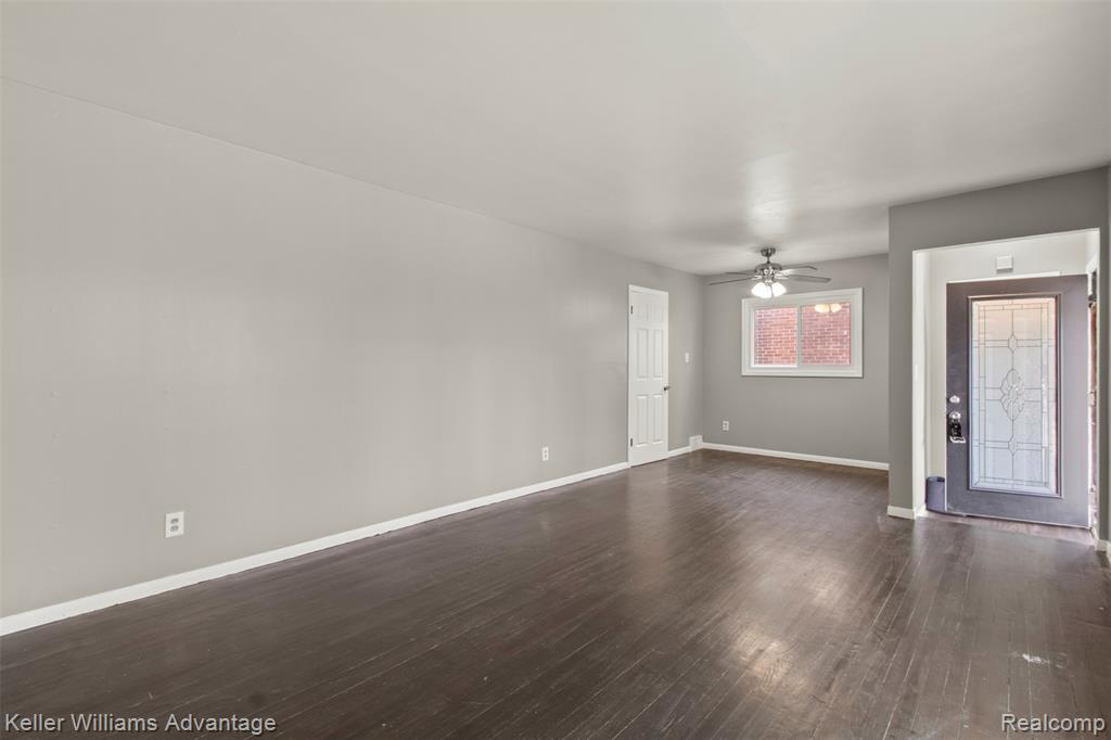21701 Parklawn Street, Oak Park, MI 48237 — Photo 6