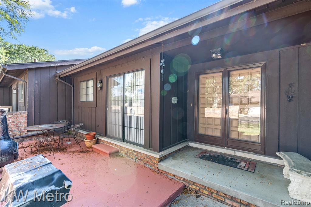27173 CUMBERLAND Court, Southfield, MI 48033 — Photo 3