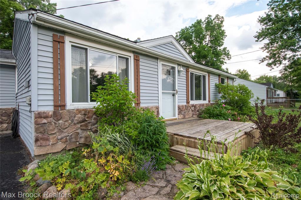 6479 Webb Drive, Flint, MI 48506 — Photo 2