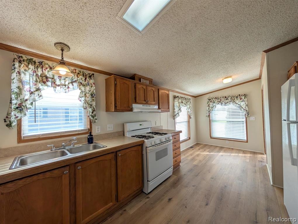 72 Ashley Circle, Swartz Creek, MI 48473 — Photo 4