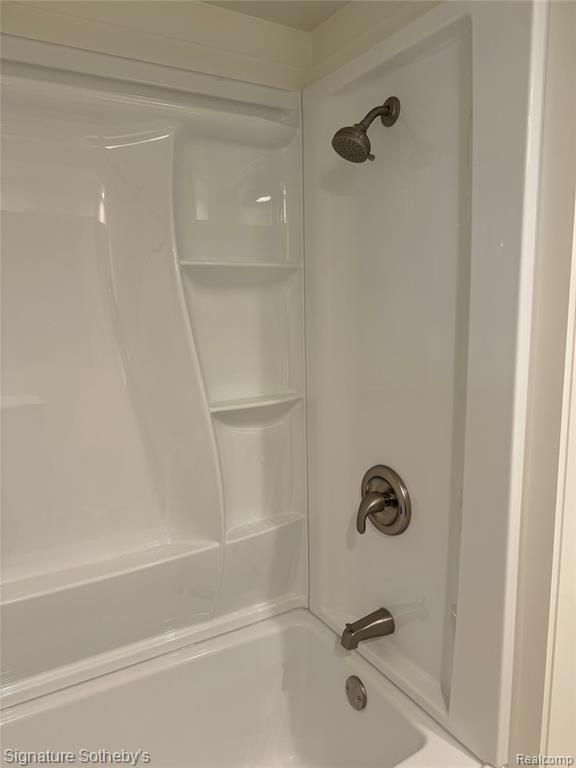 4138 Westover Drive, West Bloomfield, MI 48323 — Photo 21