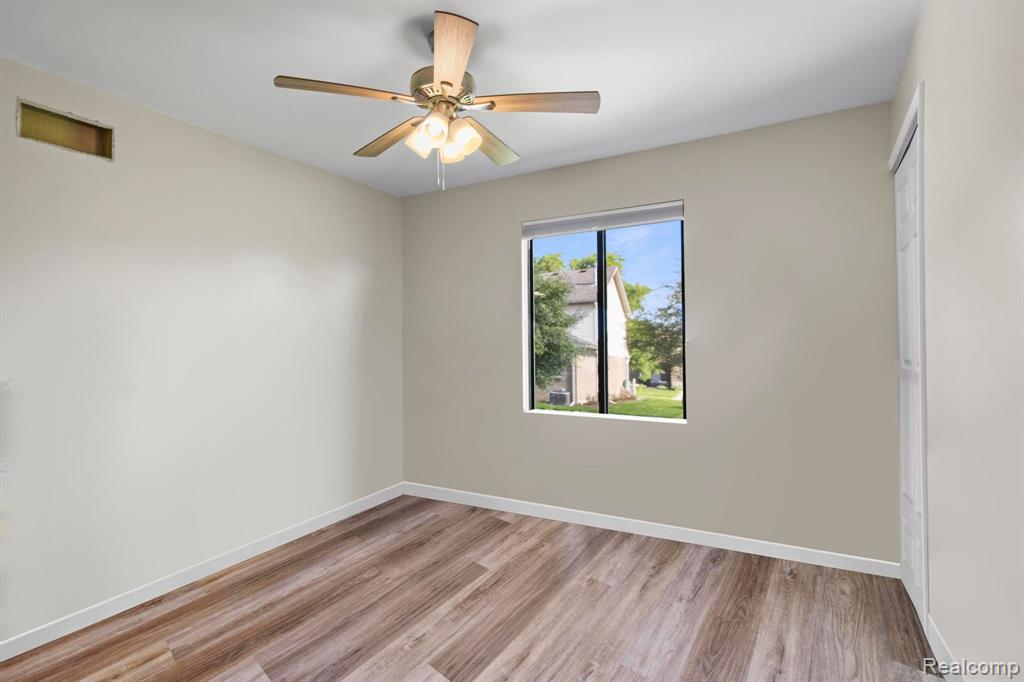 45682 HANFORD Road, Canton, MI 48187 — Photo 23