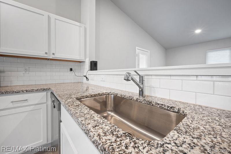 2869 W Sycamore River Drive, Fowlerville, MI 48836 — Photo 7