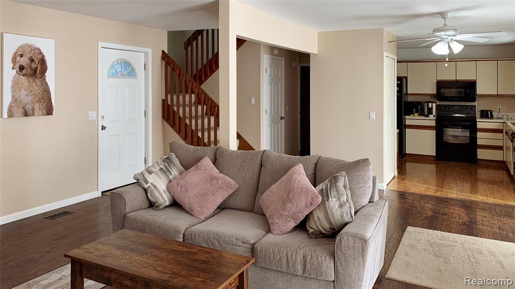 5229 Regimental Banner Drive, Grand Blanc, MI 48439 — Photo 5
