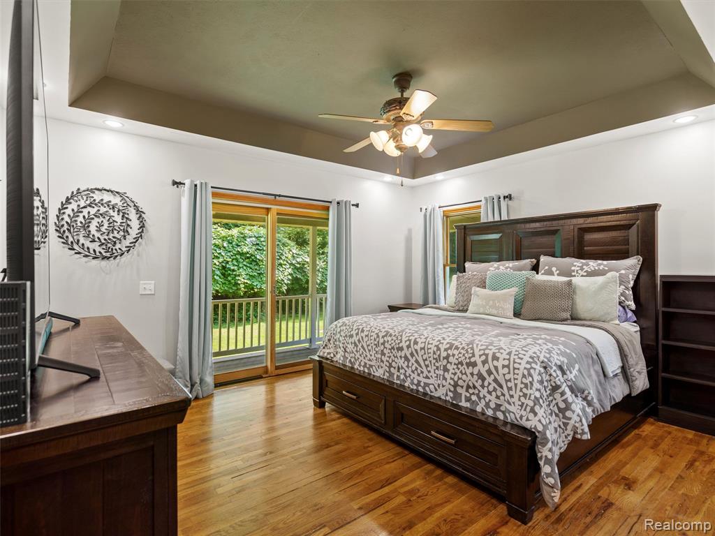 9480 Hartland Road, Fenton, MI 48430 — Photo 17