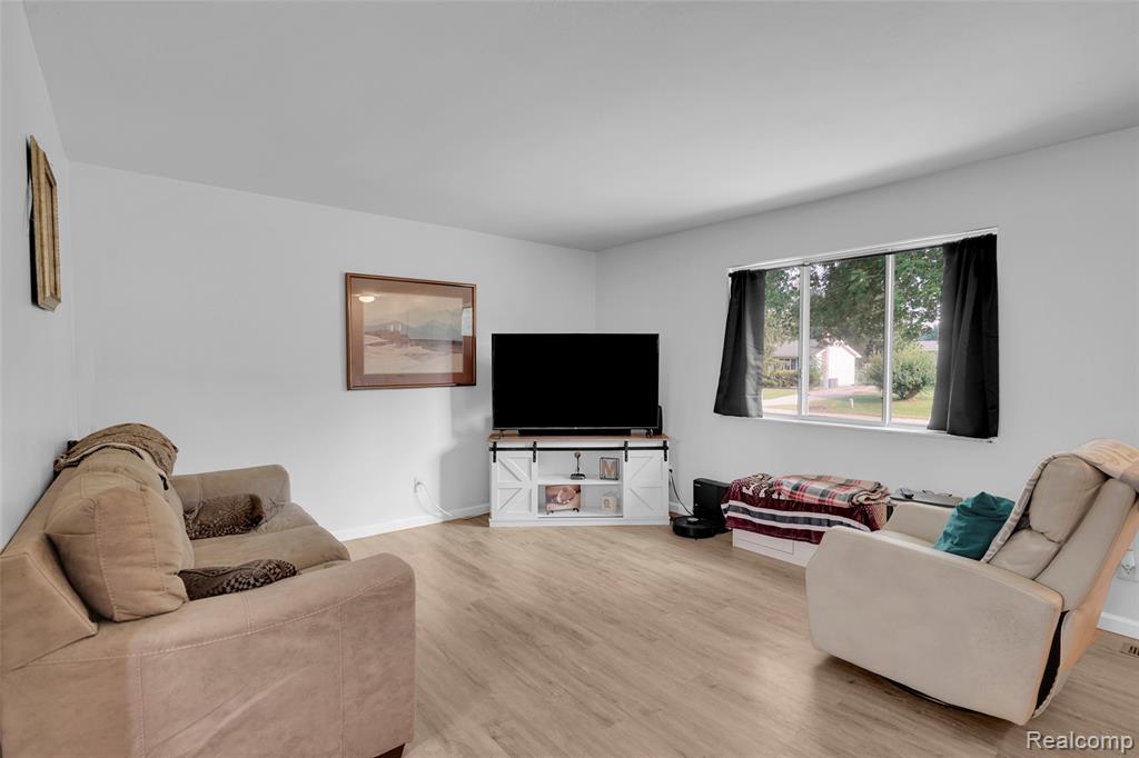 1761 Carriage Lane, Lapeer, MI 48446 — Photo 13