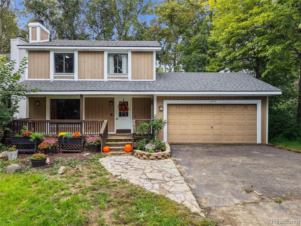1490 Midwood Drive, White Lake, MI
