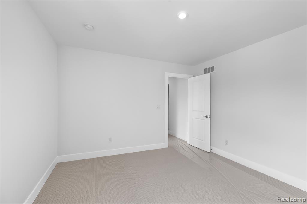 5332 Trail Vista Dr, West Bloomfield, MI 48323 — Photo 29