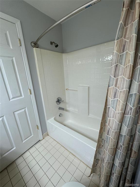 17200 Addington Drive, Commerce Twp, MI 48390 — Photo 14