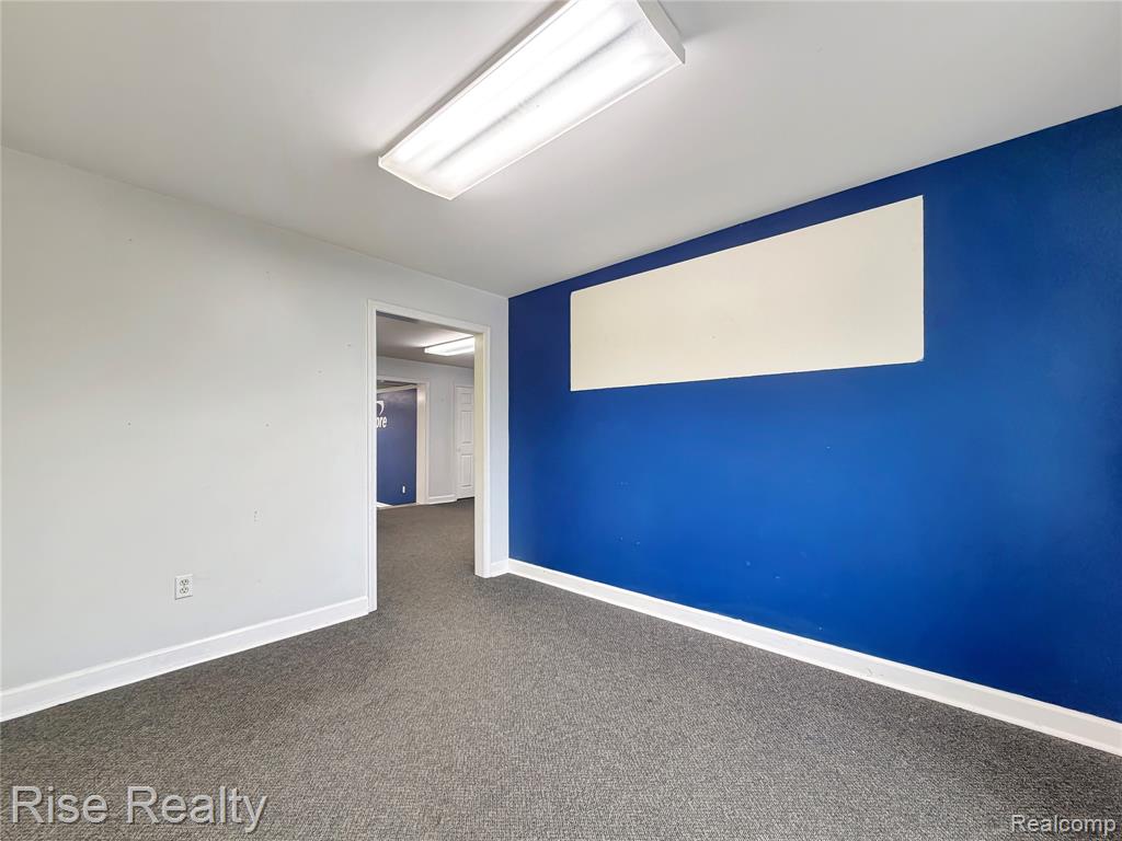 2447 E Judd Road, Burton, MI 48529 — Photo 5