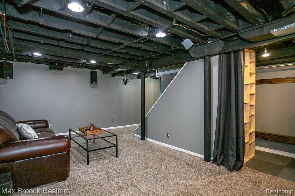 10475 Vernon Avenue, Huntington Woods, MI — Photo 51