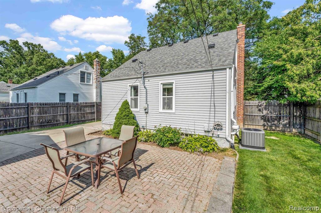 4095 CUMMINGS Avenue, Berkley, MI 48072 — Photo 34