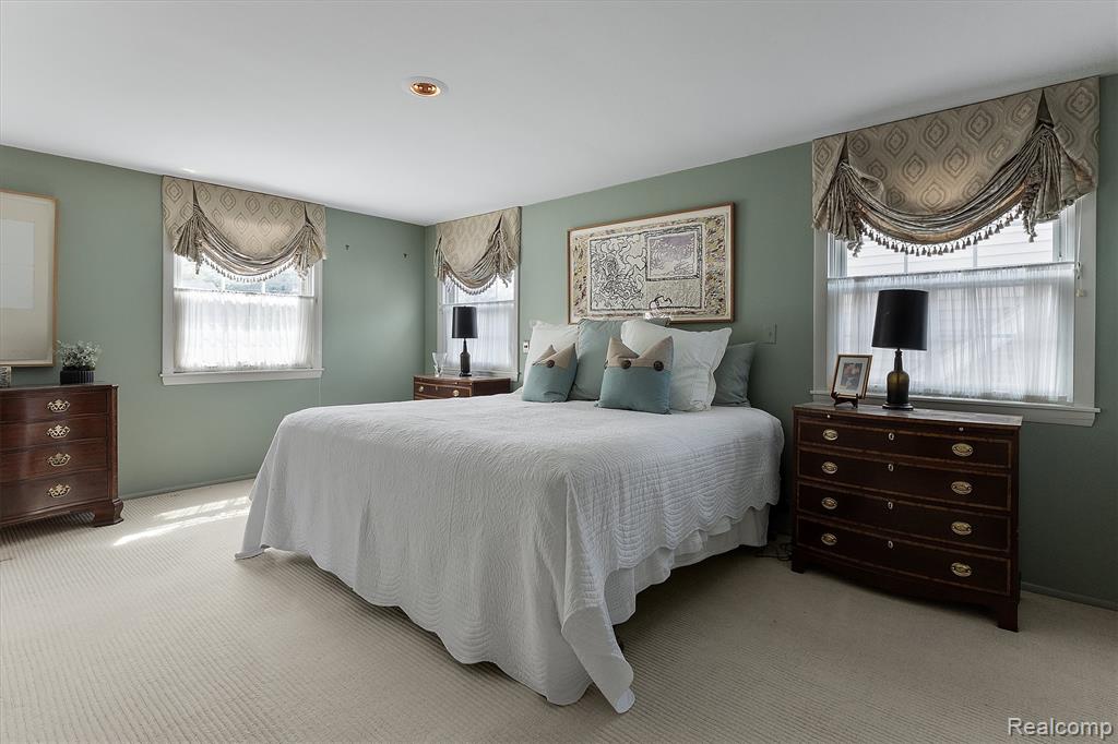 8941 Nadine Avenue, Huntington Woods, MI — Photo 14
