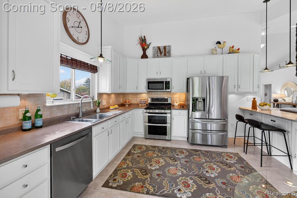 4455 Driftwood Drive, Commerce Twp, MI 48382 — Photo 8