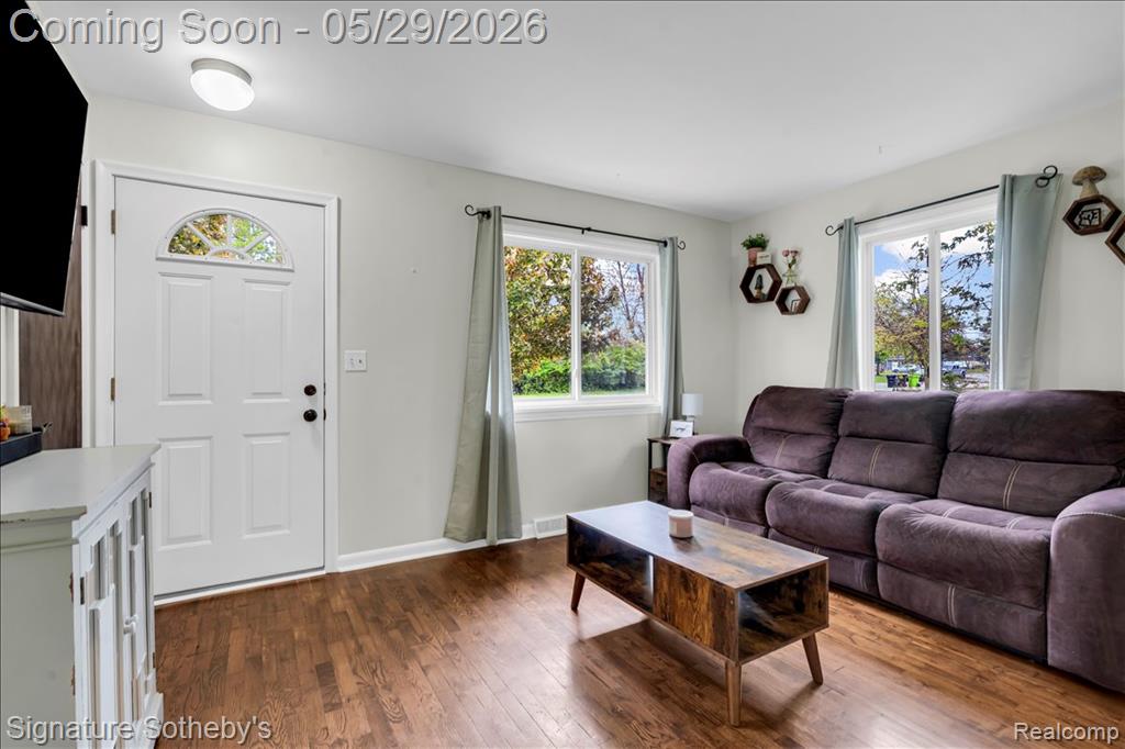 536 Wood Street, Fenton, MI 48430 — Photo 4