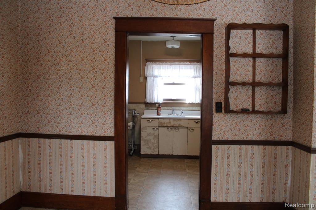 209 Maple Street, Almont, MI 48003 — Photo 9