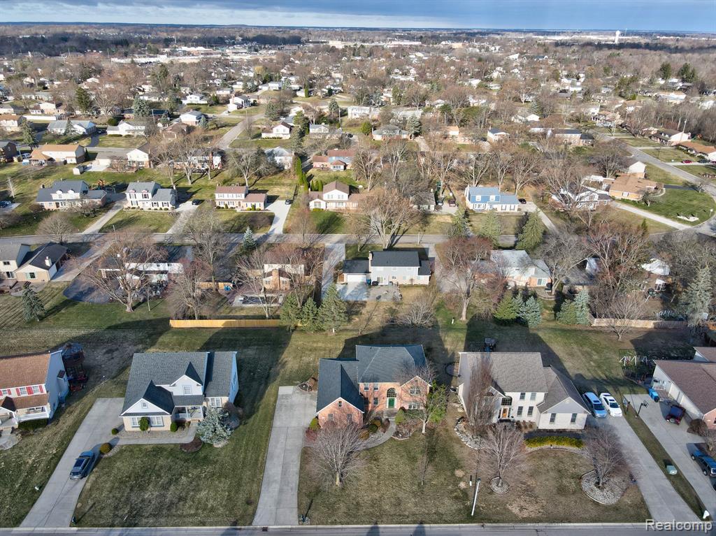 564 CHASSEUR Drive, Grand Blanc, MI 48439 — Photo 59