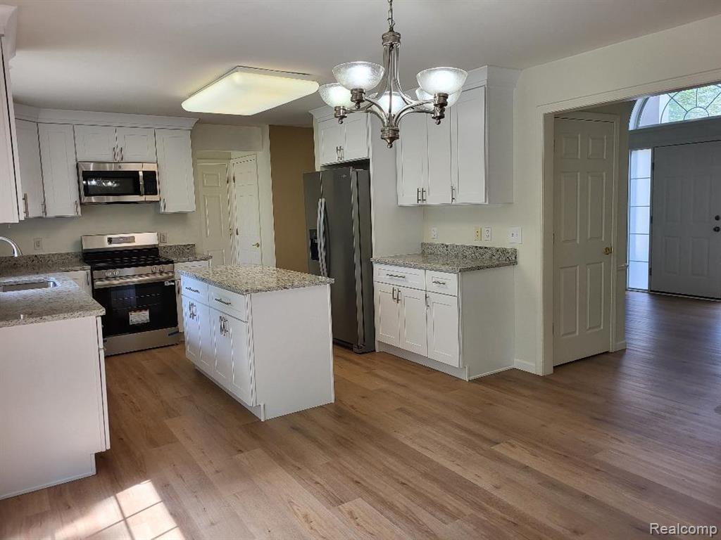 49515 Crusader, Macomb, MI 48044 — Photo 8